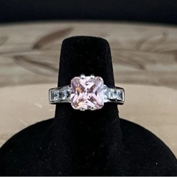 Pink and Clear Cubic Zirconia Silver Tone Solitaire Ring Sz 6 Marked GR - Picture 1 of 10